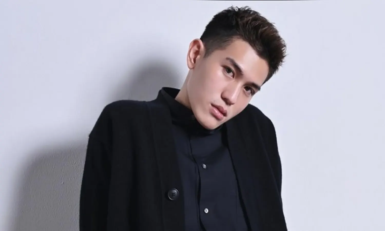6 Wanita Cantik yang Pernah Menjalin Hubungan dengan Julian Jacob